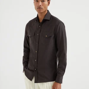 Shirt with snaps