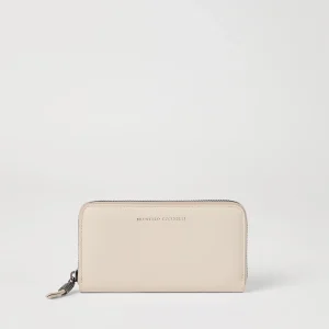 Leather wallet with monili