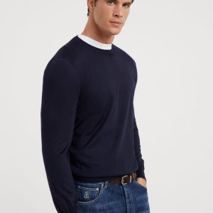 Lightweight sweater
