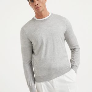Lightweight sweater