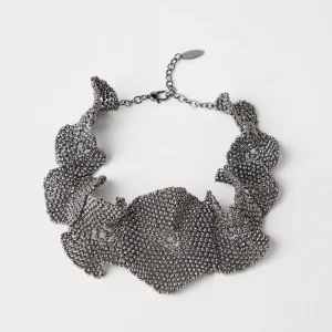 Flower Sculptured choker