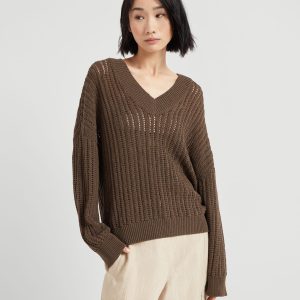 Sweater with monili