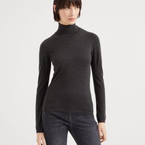 Lightweight sweater