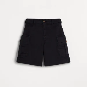 Bermuda shorts with cargo pockets