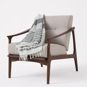 Lightweight throw