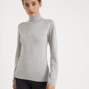 Lightweight sweater