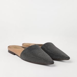 Flats with monili