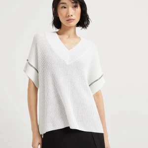T-shirt with monili