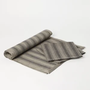 Runner and napkins set