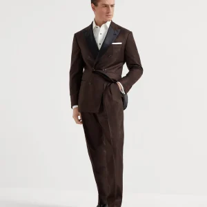 Tuxedo with one-and-a-half-breasted jacket