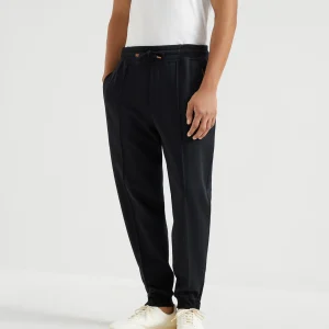 Trousers with cr??te