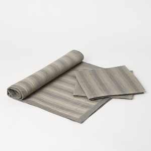 Runner and napkins set