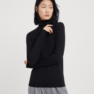 Lightweight sweater