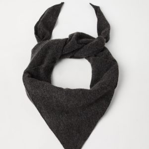 Scarf with monili