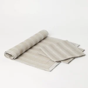 Runner and napkins set