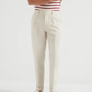 Leisure fit trousers with pleat