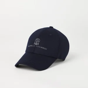 Baseball cap with embroidery