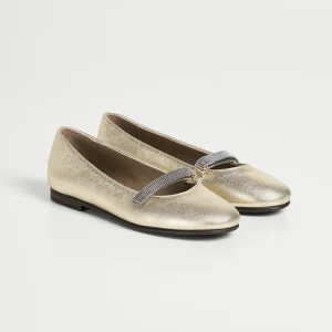 Flats with monili