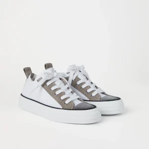 Sneakers with monili