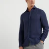 Spread collar shirt