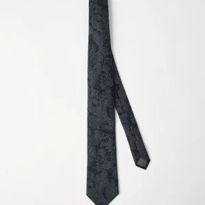 Necktie with pattern