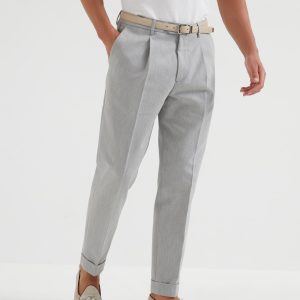 Trousers with pleats