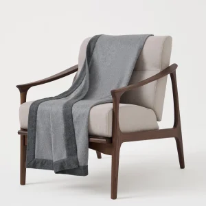 Cashmere throw with contrasting border