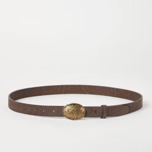 Belt with detailed buckle