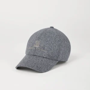 Baseball cap with embroidery