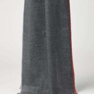 Scarf with selvedge